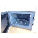 Magic Chef 0.7 cu. ft. 700-Watt Countertop Microwave in White