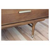 MB - Scandinavian Design Hendrick Dresser