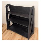 UL - Painted Montessori Wooden Shelf