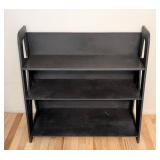 UL - Painted Montessori Wooden Shelf