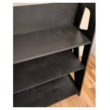 UL - Painted Montessori Wooden Shelf