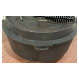 LL - Overmont Cast Iron Dutch Oven - Camping