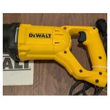 LL - DeWalt DWE304 1-1/8-in Stroke Reciprocating Saw