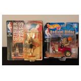 LL - Allen Iverson Figurines Pair - 1999/00 NBA Court Collection (Philadelphia 76ers)