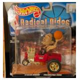 LL - Allen Iverson Figurines Pair - 1999/00 NBA Court Collection (Philadelphia 76ers)