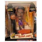 LL - Kobe Bryant Lakers Figures (Lot of 5)