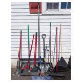 G - Yard Tools & Shovels - Assorted Garden Tools Set