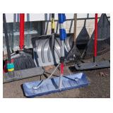 G - Yard Tools & Shovels - Assorted Garden Tools Set