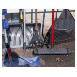 G - Yard Tools & Shovels - Assorted Garden Tools Set