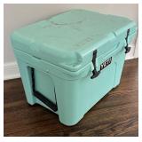 BR1 - Seafoam Green YETI Cooler with 3 YETI ICE Packs