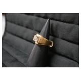 Mans ring 14karat with diamond...