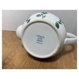 Coffee/tea pots with biscuit jar...