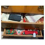 Linens, tablecloths, napkins, runne...