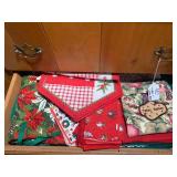 Linens, tablecloths, napkins, runne...