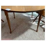 Table, 2 chairs, 2 leaves...