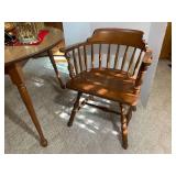 Table, 2 chairs, 2 leaves...