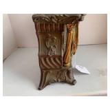 Ansonia mantel clock, with key; hea...