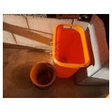 All in corner - edging, metal conta...