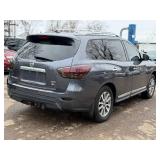 2013 NISSAN PATHFINDER S *2 Owner | 4x4 | 3rd Row Seating* (NO RESERVE)