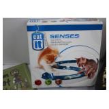 Catit Senses Play Circuit Gift Bundle - Blanket, Aspenpet Bed, Towels & Frames