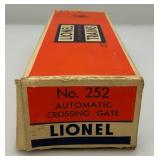 Vintage Lionel O Gauge No. 252 Automatic Crossing Gate In Original Box