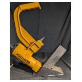 Bostitch Pneumatic Nailer with Box of Grip Fast Staples