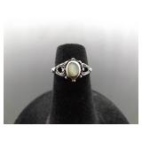 .925 Sterling Silver Inlayed Pearl Ring Size 4