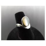 .925 Sterling Silver Inlayed Mother of Pearl Ring Size 6