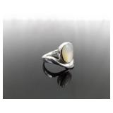 .925 Sterling Silver Inlayed Mother of Pearl Ring Size 6