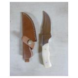 2 Hunting Knives with Sheathes