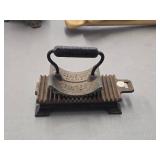 Vintage Cast Iron Hand Fluter by Geneva (Late 19th Century)