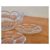 Fostoria Cleared Pressed Glass Scalloped Edge Bowl and (5) Matching Fruit / Nut / Side Plates