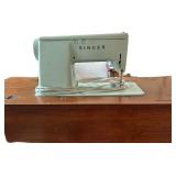 Singer 185K3 Sewing Machine in Vintage Wood Table - 31 x 24 x 16.5 in