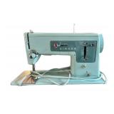Singer 185K3 Sewing Machine in Vintage Wood Table - 31 x 24 x 16.5 in
