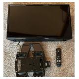 DR - Insignia 24-Inch TV with Wall Mount & Remote