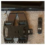 DR - Insignia 24-Inch TV with Wall Mount & Remote