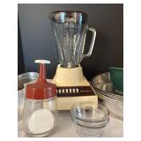 DR - Hamilton Beach Blender 14-Speed & Vintage Kitchenware Set - Glass Jar, Mugs & Bakeware