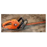 G - Black & Decker Chainsaw
