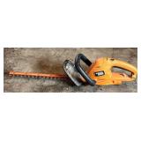G - Black & Decker Chainsaw