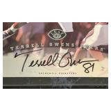 Terrell Owens Autographed 1997 Leaf Authentic Signatures In Plaque Football Card