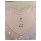 NEW GIBSON HOMEWARES DINNERWARE SET