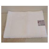 NEW WOMEN OWNED PURELY INDULGENT BATH MAT WHITE