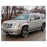 2008 CADILLAC ESCALADE ESV *All Wheel Drive* (NO RESERVE)