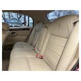 2001 LINCOLN TOWN CAR SIGNATURE *No Accidents Reported* (NO RESERVE)