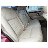 2001 LINCOLN TOWN CAR SIGNATURE *No Accidents Reported* (NO RESERVE)