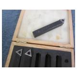 Electronic digital caliper and prec...