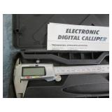 Electronic digital caliper and prec...