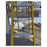 Werner 8 ft Non-Conductive Fiberglass Step Ladder - 250 lb Load Capacity