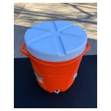 Rubbermaid 10-Gallon Drinking Water Jug