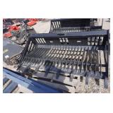 Universal Mount Bobcat Skid Loader Skid Steer 80" Heavy Duty Rock Bucket With Cutting Teeth